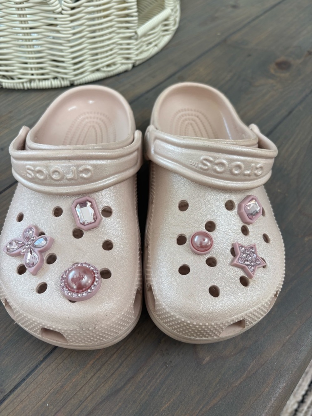 Girls size 1 CROCS Kids Metallic Pearl Pink Clogs with Pink Jibbitz Charms